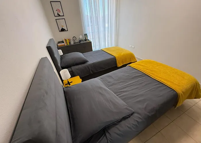 Perfect Location Апартаменты *